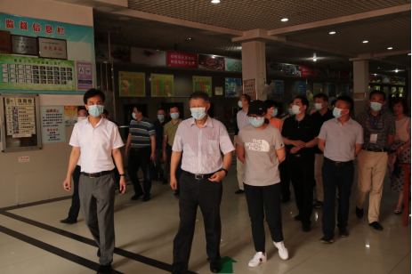 国务院联防联控机制联络组调研我校毕业生返校工作(图4) 国务院联防联控机制联络组调研我校毕业生返校工作(图4)