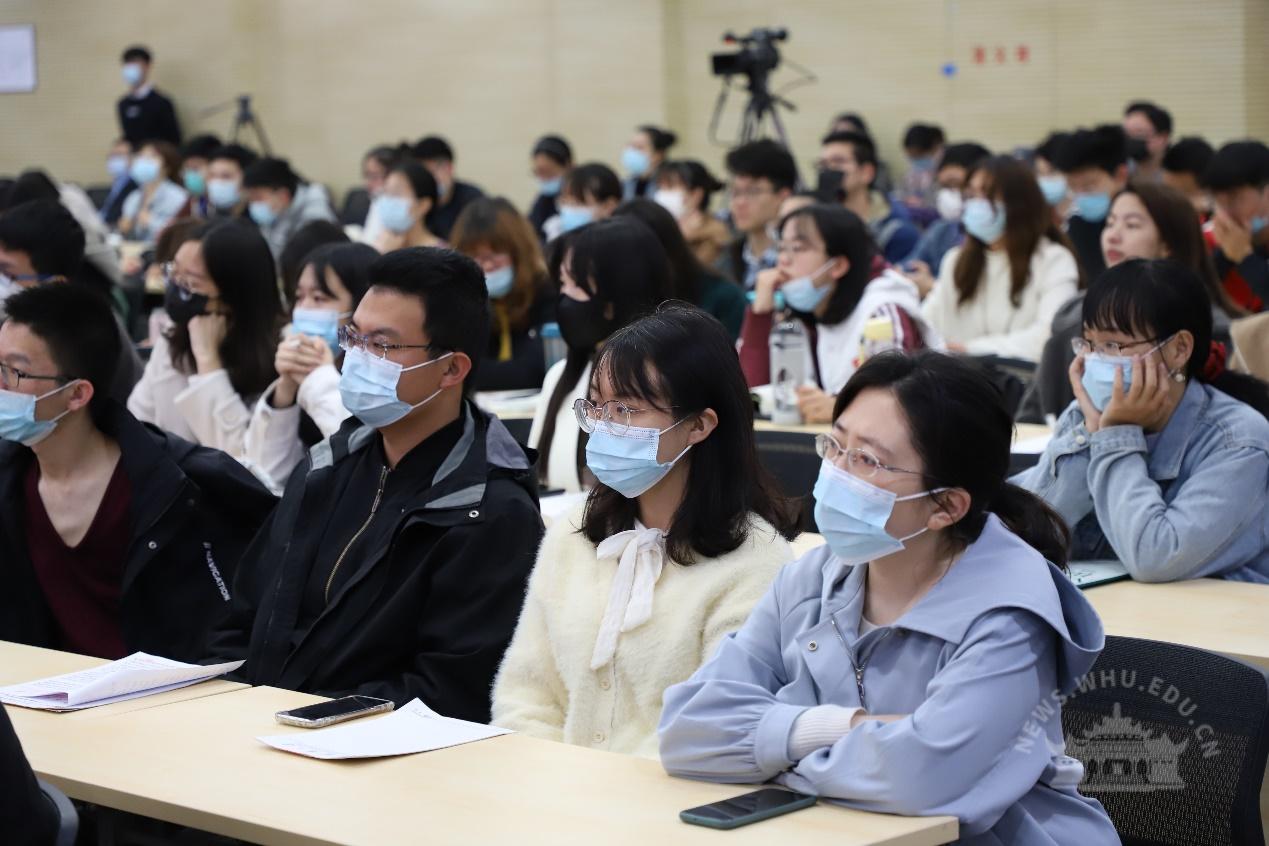 武汉大学干部培训——我校《伟大抗疫精神》面向全省大学生正式开课(图5)